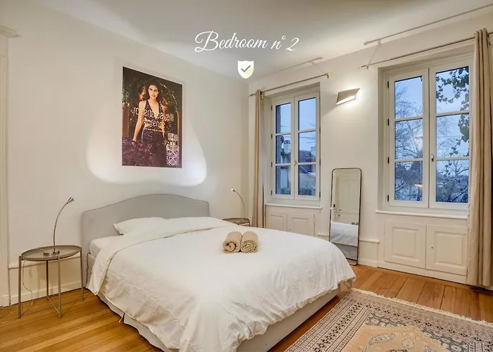 Bedroom 2 - Authentic Charm - Coliving Historic House