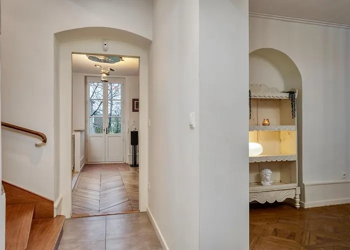 Bedroom 2 - Authentic Charm - Coliving Historic House