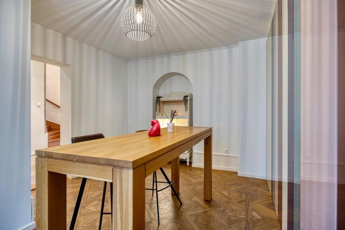 Bedroom 2 - Authentic Charm - Coliving Historic House * Ferney-Voltaire