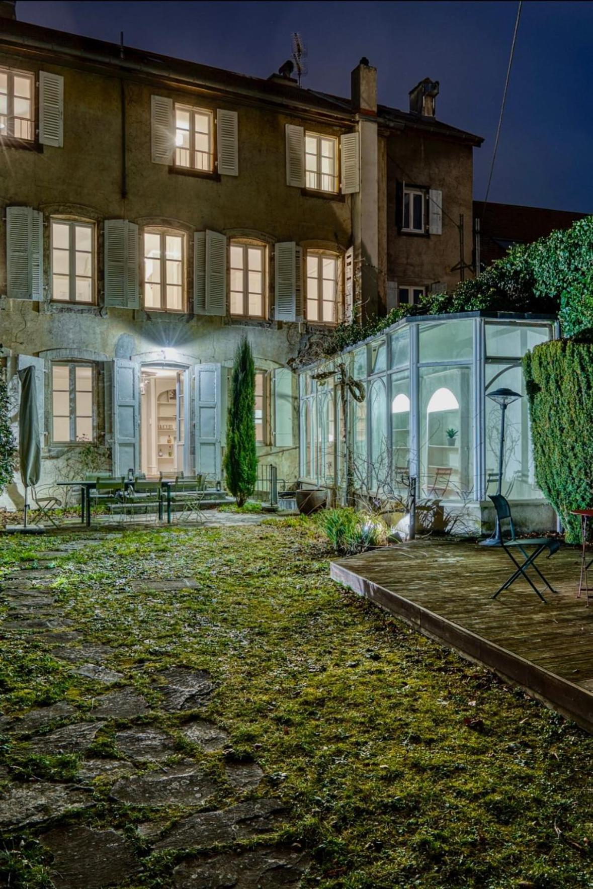 Bedroom 2 - Authentic Charm - Coliving Historic House Apartment Ferney-Voltaire