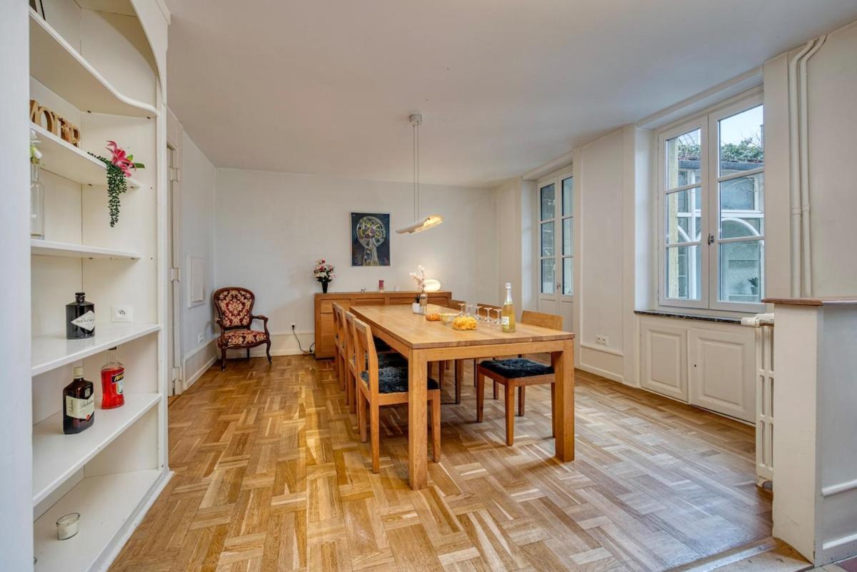 Apartment Bedroom 2 - Authentic Charm - Coliving Historic House Ferney-Voltaire