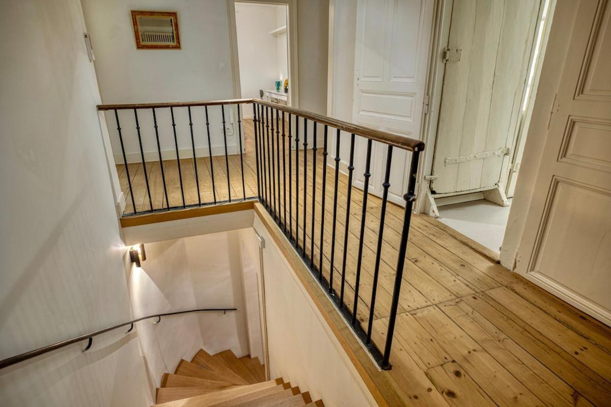Bedroom 2 - Authentic Charm - Coliving Historic House Apartamento *