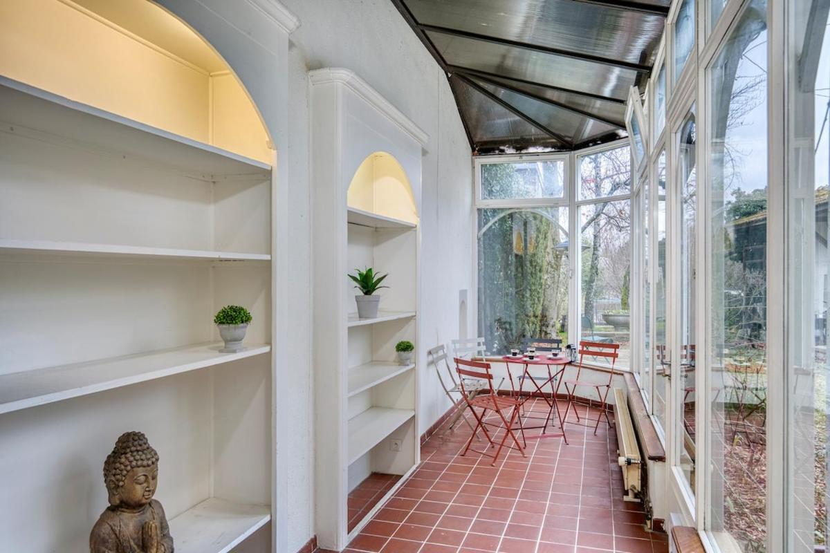 Bedroom 2 - Authentic Charm - Coliving Historic House Apartamento Ferney-Voltaire
